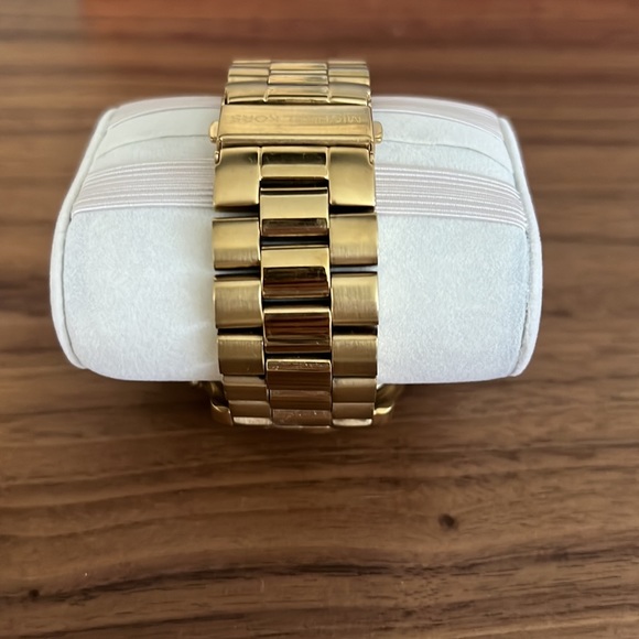 Michael Kors Gold Watch - Picture 4 of 6
